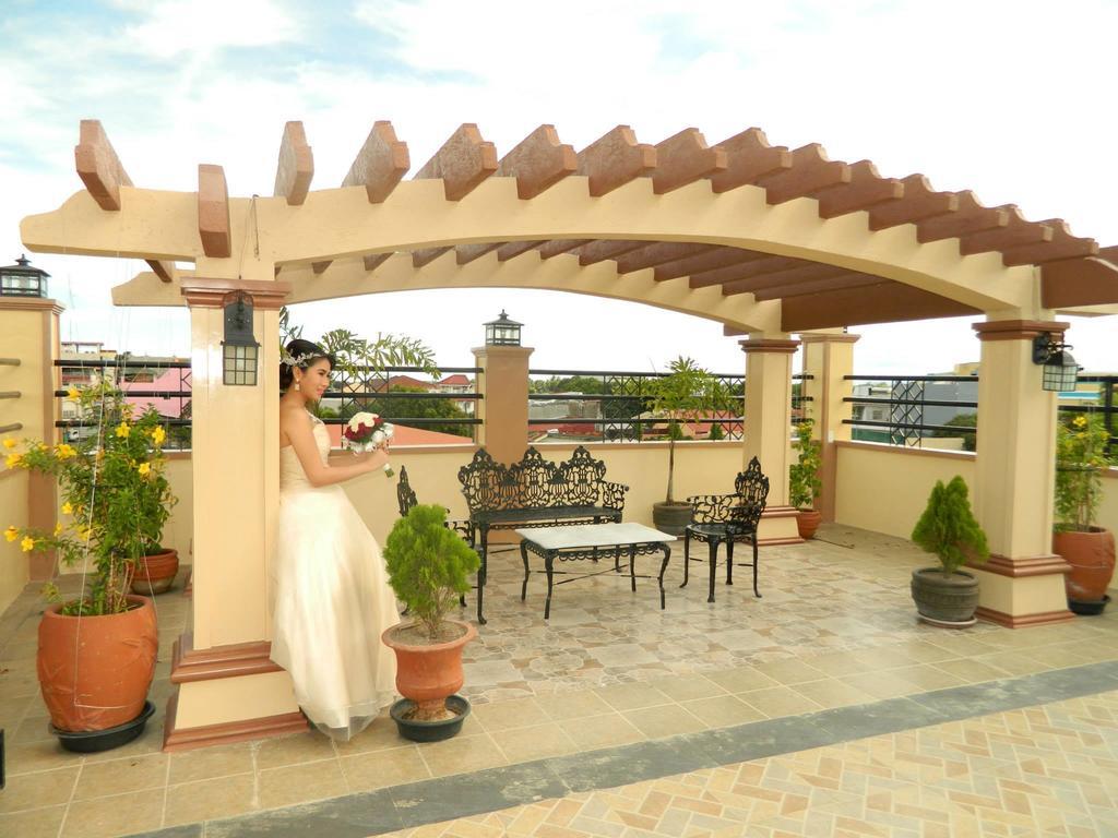 The Saint Joseph Residential Suites Lucena Chambre photo